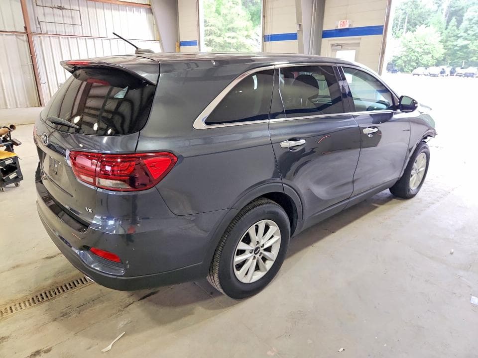 2019 KIA SORENTO LX V6 3