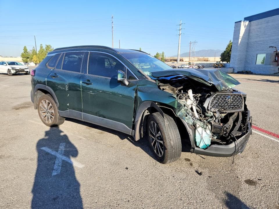 2023 TOYOTA COROLLA CROSS XLE 4