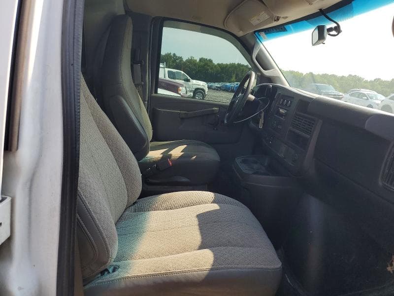 2017 CHEVROLET EXPRESS G2500 11