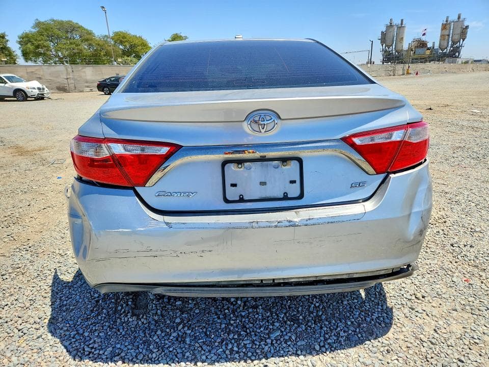 2017 TOYOTA CAMRY SE 6