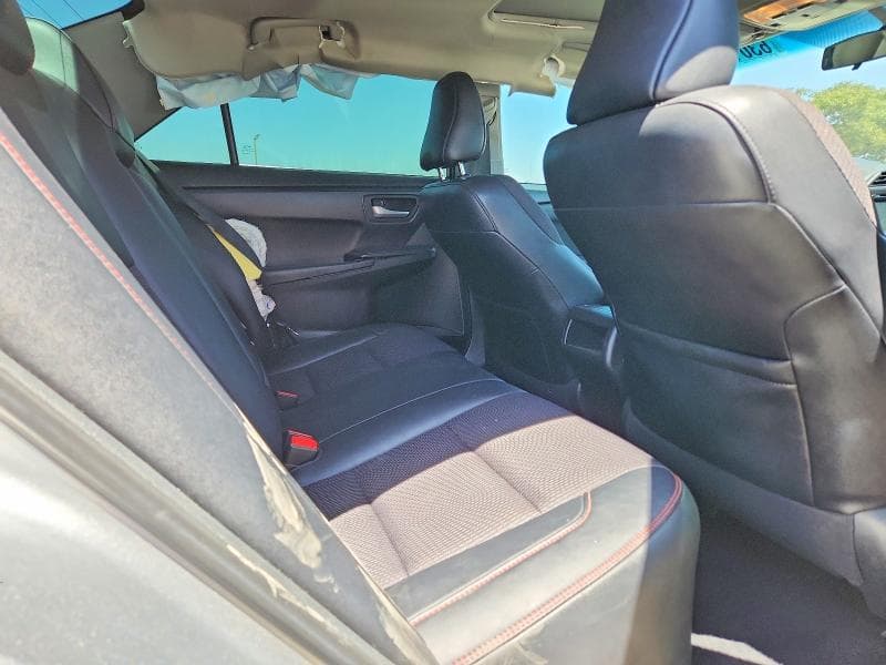 2017 TOYOTA CAMRY SE 10