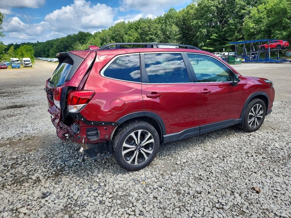 2023 SUBARU FORESTER LIMITED 3