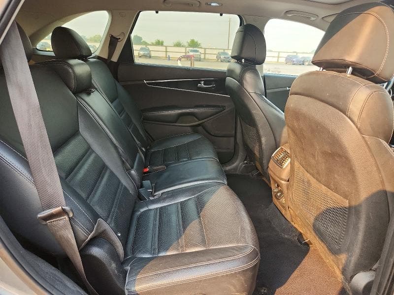 2017 KIA SORENTO EX 11