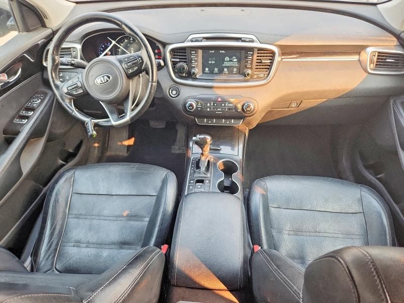 2017 KIA SORENTO EX 8
