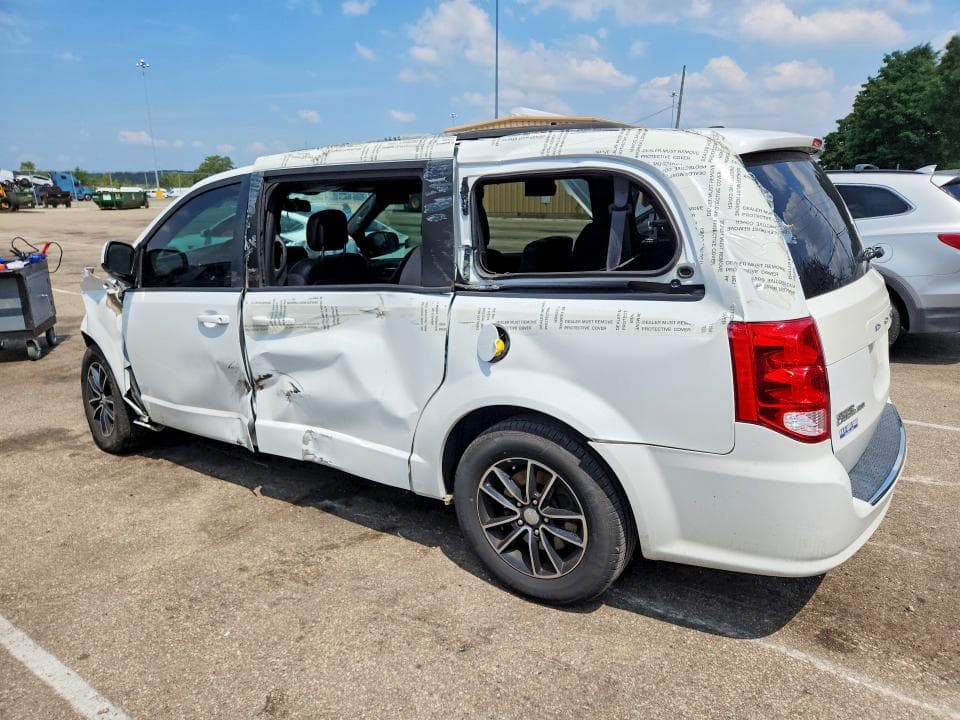 2018 DODGE GRAND CARAVAN GT 2