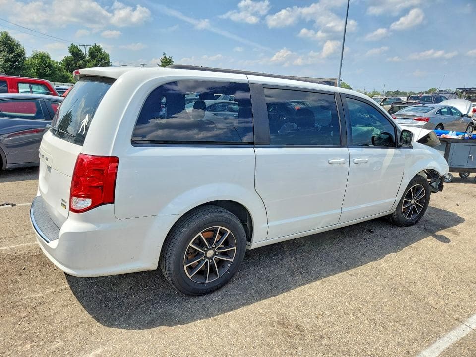 2018 DODGE GRAND CARAVAN GT 3