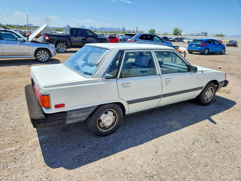 1986 TOYOTA CAMRY DELUXE 3