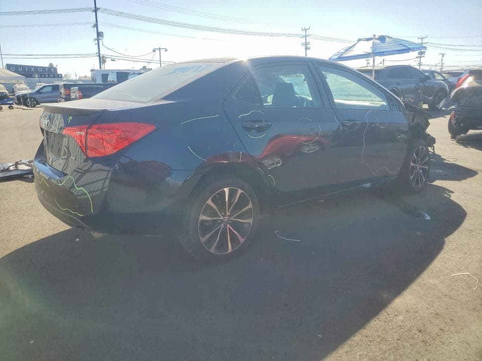 2018 TOYOTA COROLLA SE 3