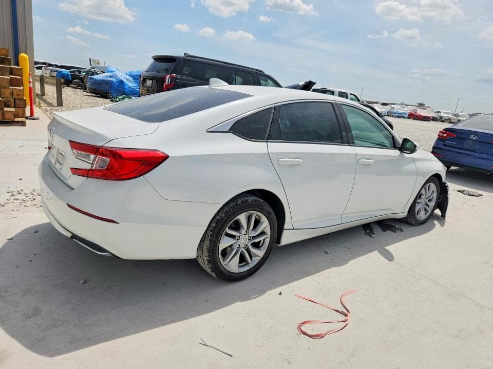 2018 HONDA ACCORD LX 3
