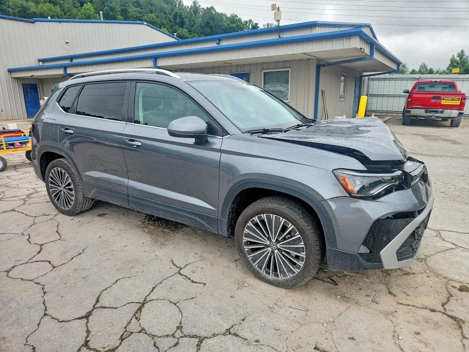 2025 VOLKSWAGEN TAOS SE 4