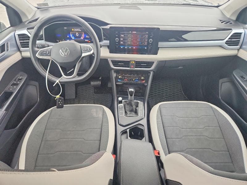 2025 VOLKSWAGEN TAOS SE 8