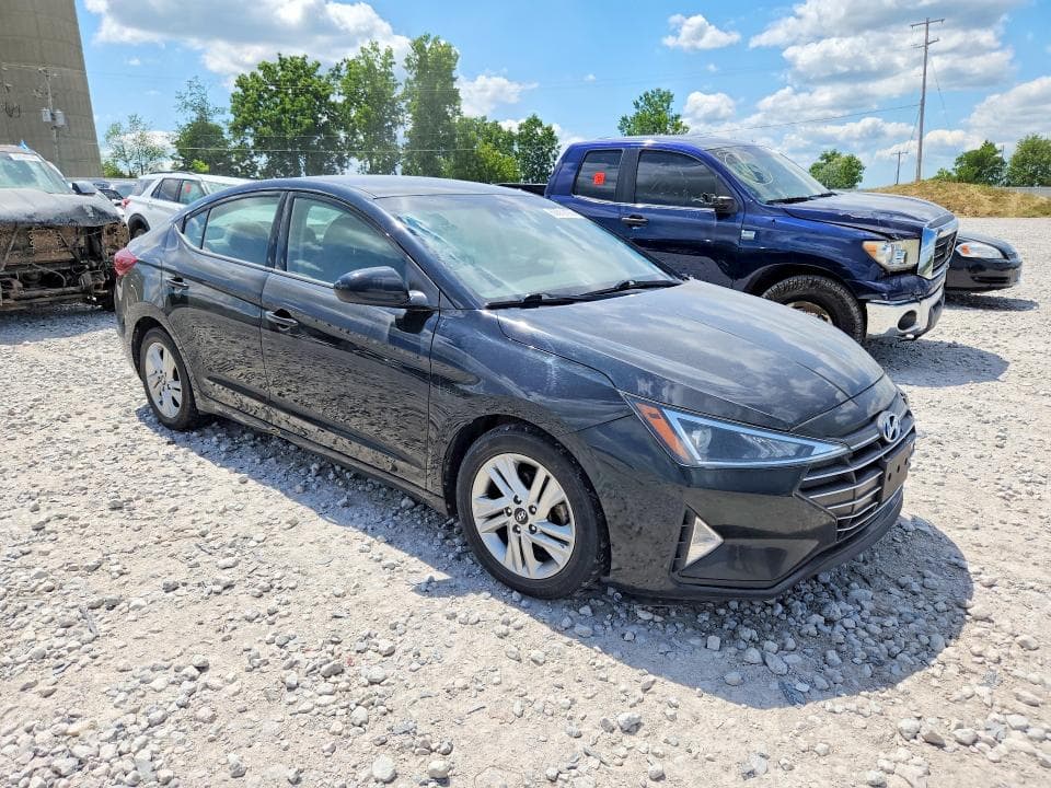 2020 HYUNDAI ELANTRA SEL 4