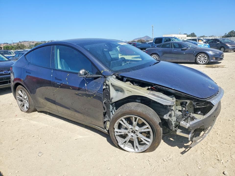 2023 TESLA MODEL Y 4