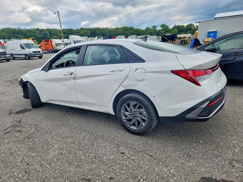 2024 HYUNDAI ELANTRA SEL 2