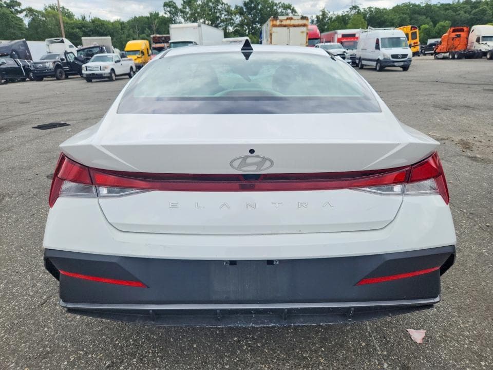 2024 HYUNDAI ELANTRA SEL 6