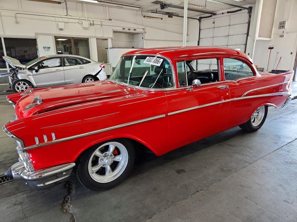 1957 CHEVROLET UK - 1