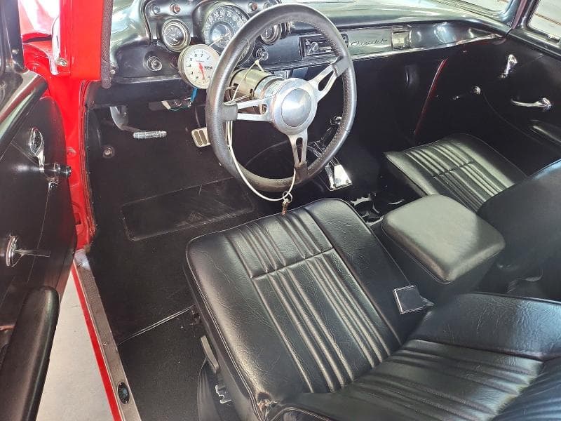 1957 CHEVROLET UK 8