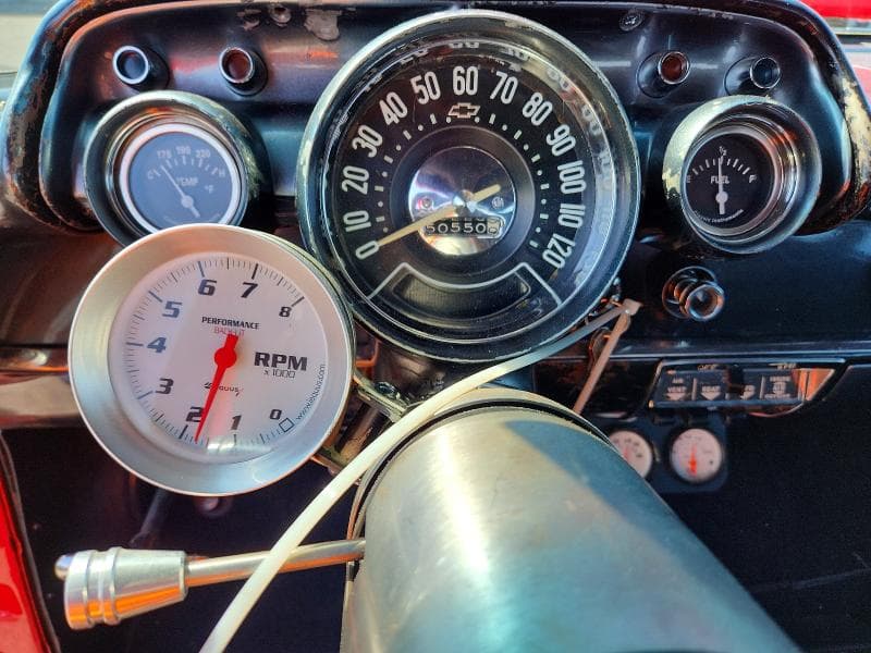 1957 CHEVROLET UK 9