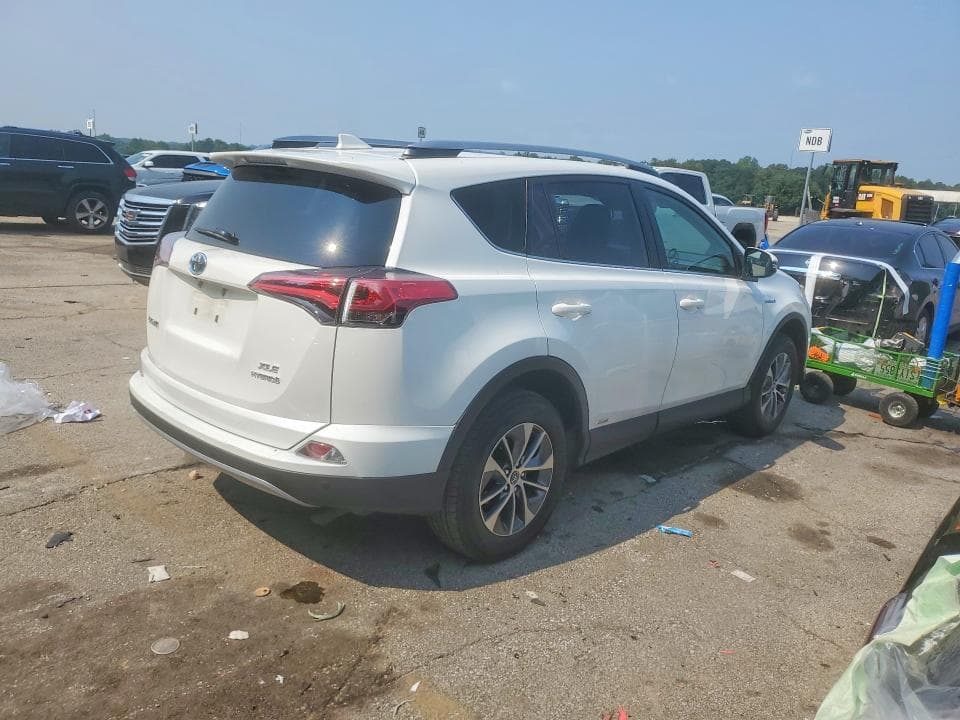2018 TOYOTA RAV4 HYBRID XLE 3