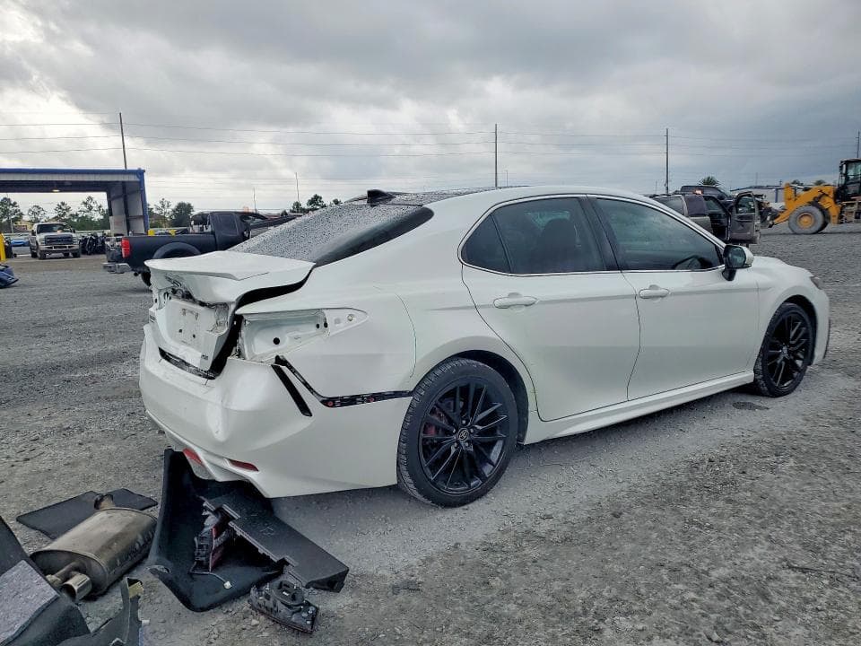 2023 TOYOTA CAMRY XSE 3