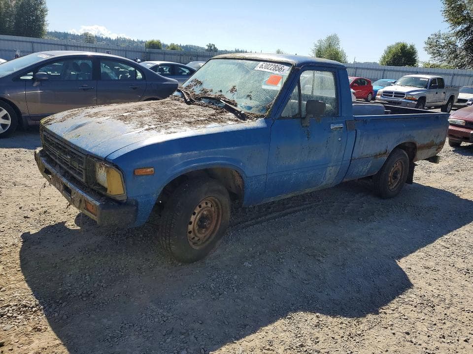 1982 TOYOTA PICKUP / CAB CHASSIS 1/2 TON DLX - 1