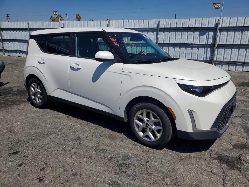 2023 KIA SOUL LX 4