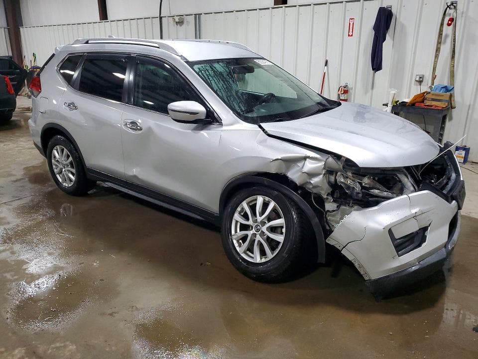 2017 NISSAN ROGUE SV 4