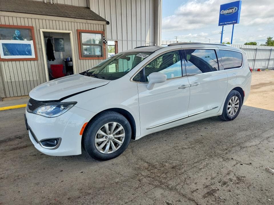 2019 CHRYSLER PACIFICA TOURING L - 1