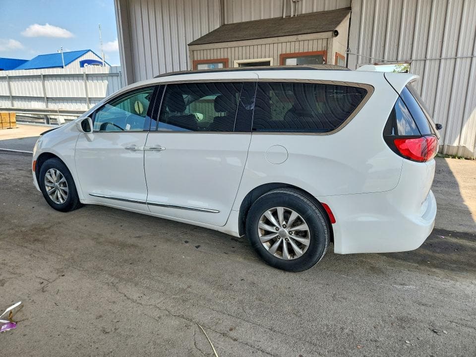 2019 CHRYSLER PACIFICA TOURING L 2