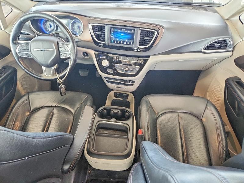 2019 CHRYSLER PACIFICA TOURING L 8