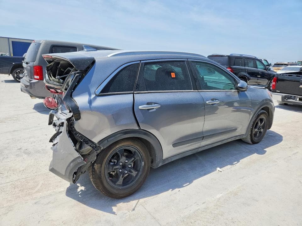 2022 KIA NIRO LX 3