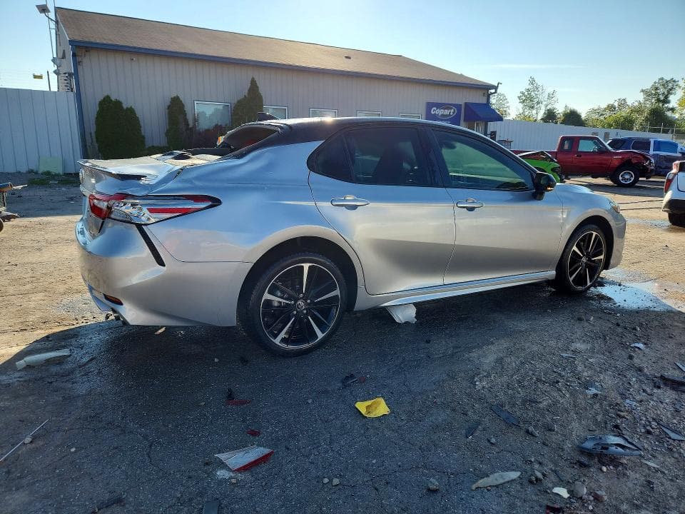 2019 TOYOTA CAMRY XSE 3
