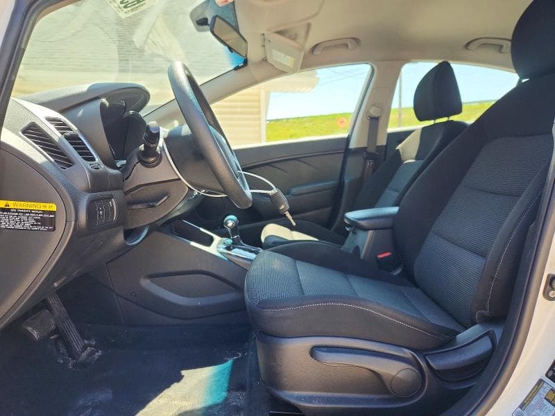 2017 KIA FORTE LX 7