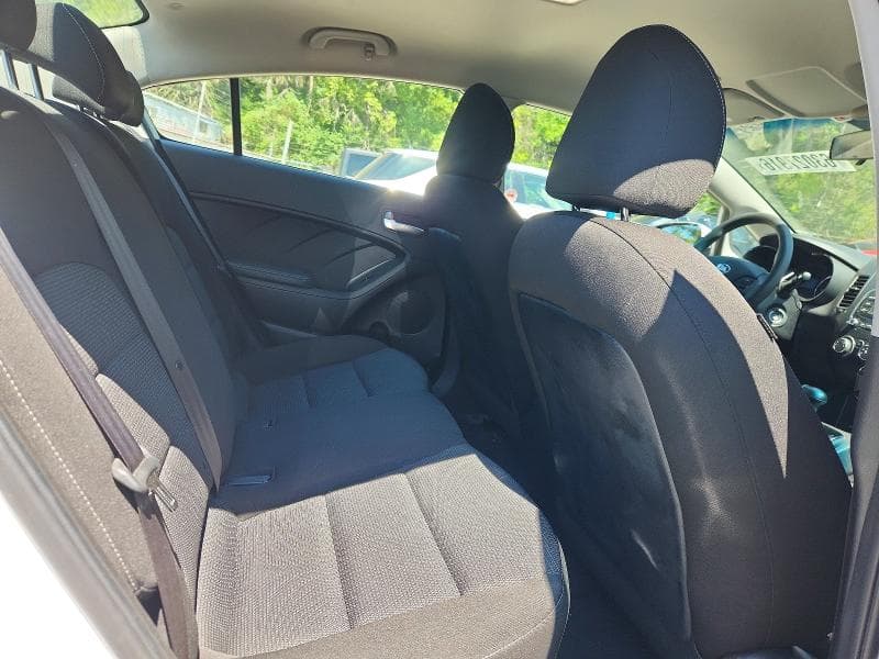 2017 KIA FORTE LX 10