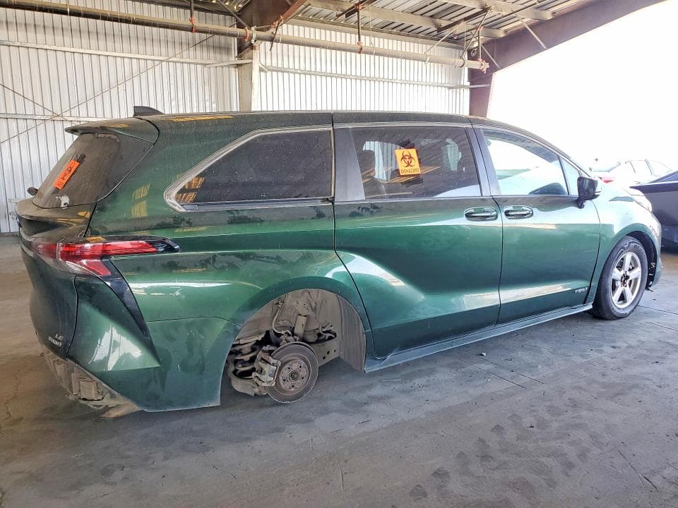 2021 TOYOTA SIENNA LE 3