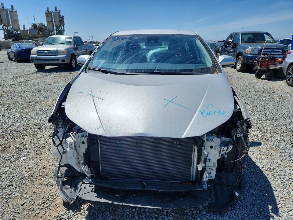 2020 TOYOTA PRIUS LE 5