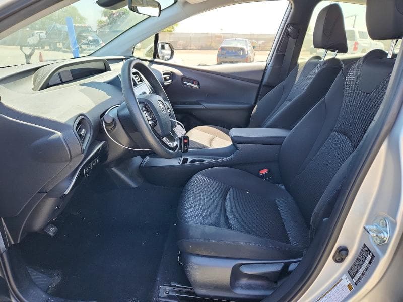 2020 TOYOTA PRIUS LE 7