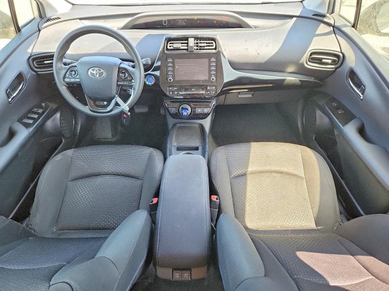2020 TOYOTA PRIUS LE 8