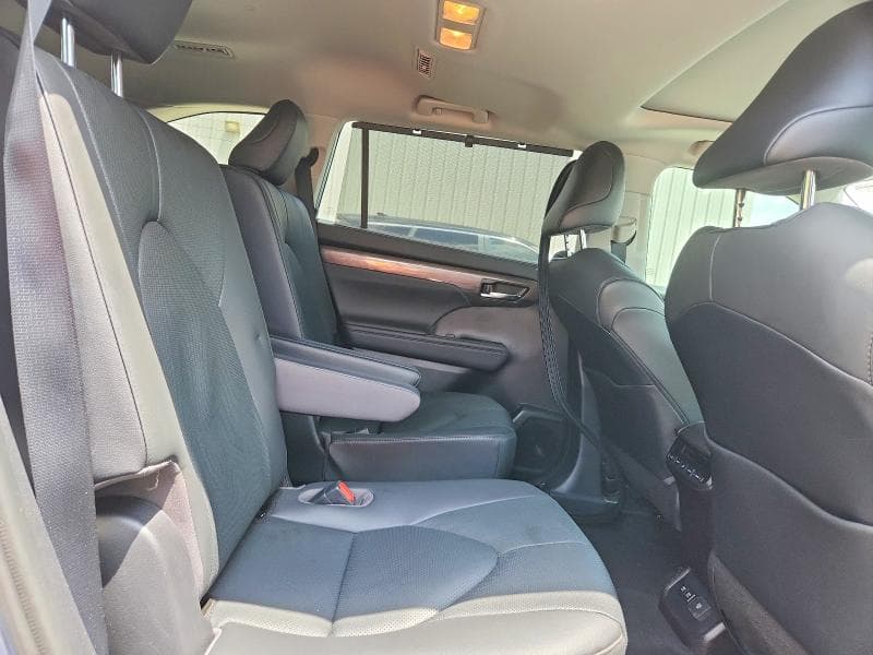 2020 TOYOTA HIGHLANDER LIMITED 11