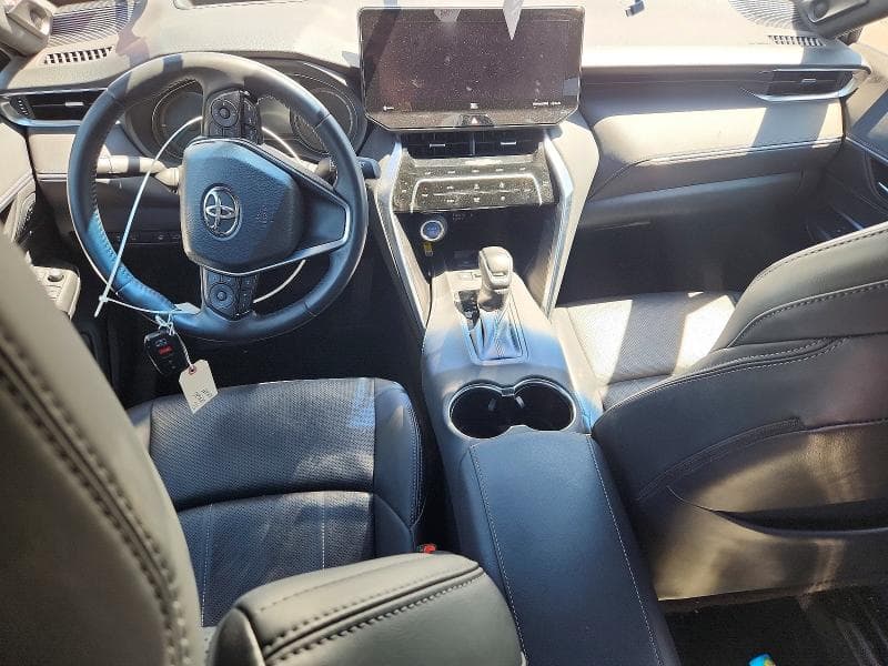 2021 TOYOTA VENZA LIMITED 8