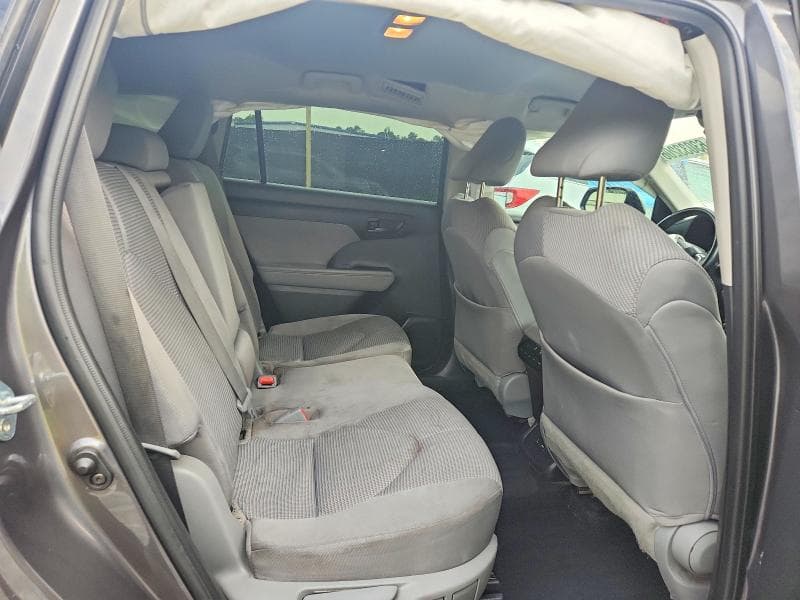 2021 TOYOTA HIGHLANDER LE 11