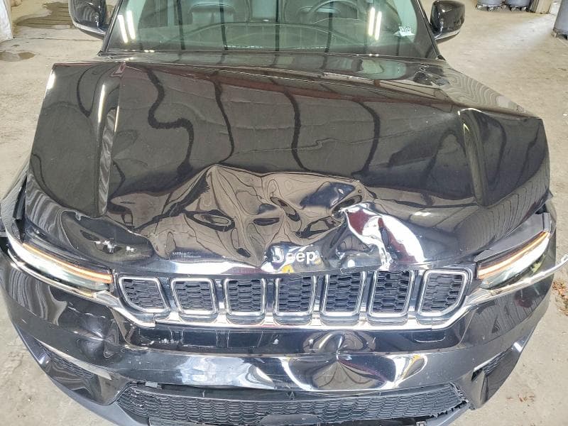 2023 JEEP GRAND CHEROKEE LIMITED 12
