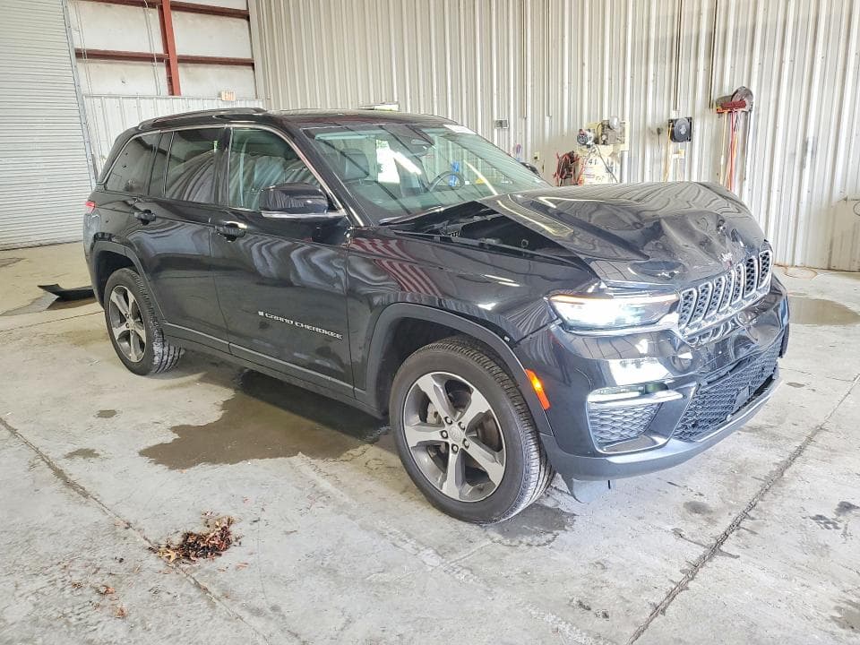 2023 JEEP GRAND CHEROKEE LIMITED 4