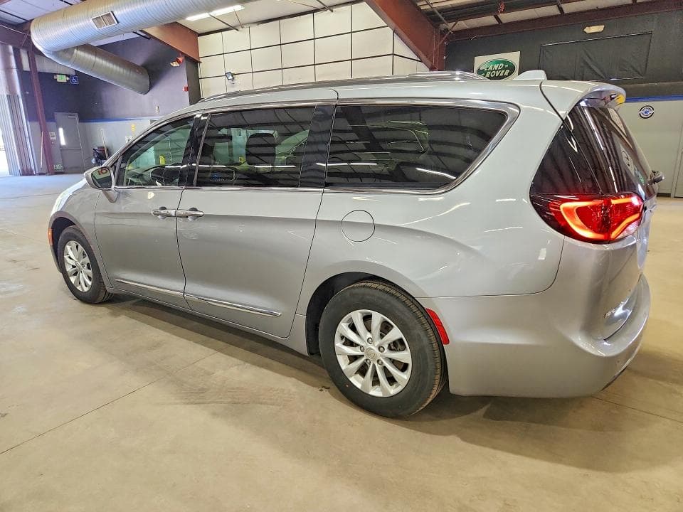 2019 CHRYSLER PACIFICA TOURING L 2