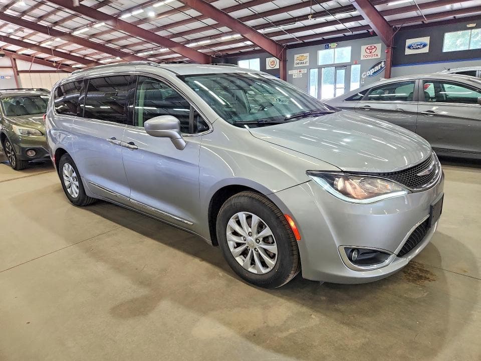 2019 CHRYSLER PACIFICA TOURING L 4