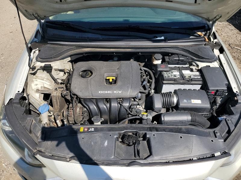 2017 HYUNDAI ELANTRA 11
