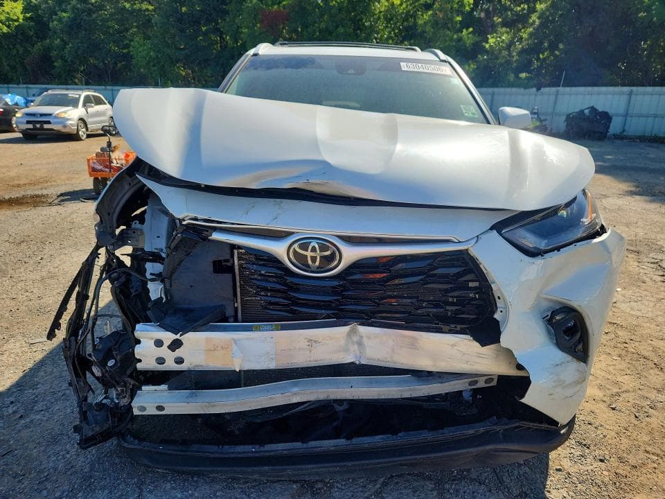 2023 TOYOTA HIGHLANDER XLE 5