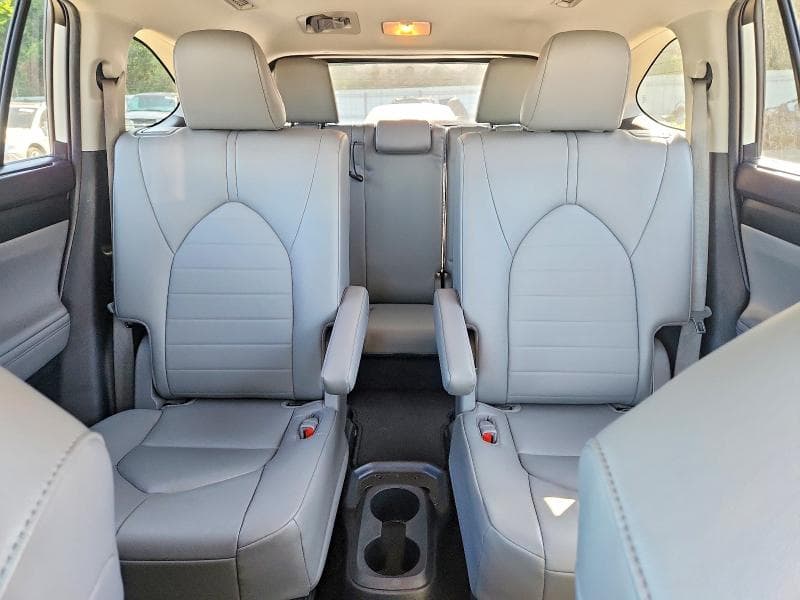 2023 TOYOTA HIGHLANDER XLE 10