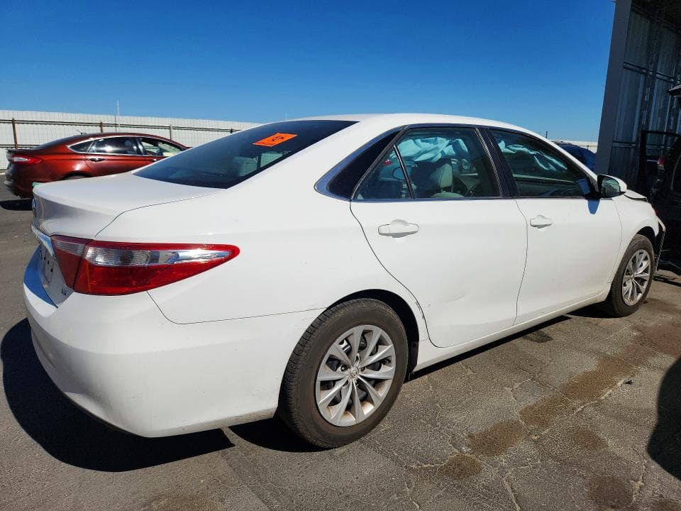 2017 TOYOTA CAMRY LE 3