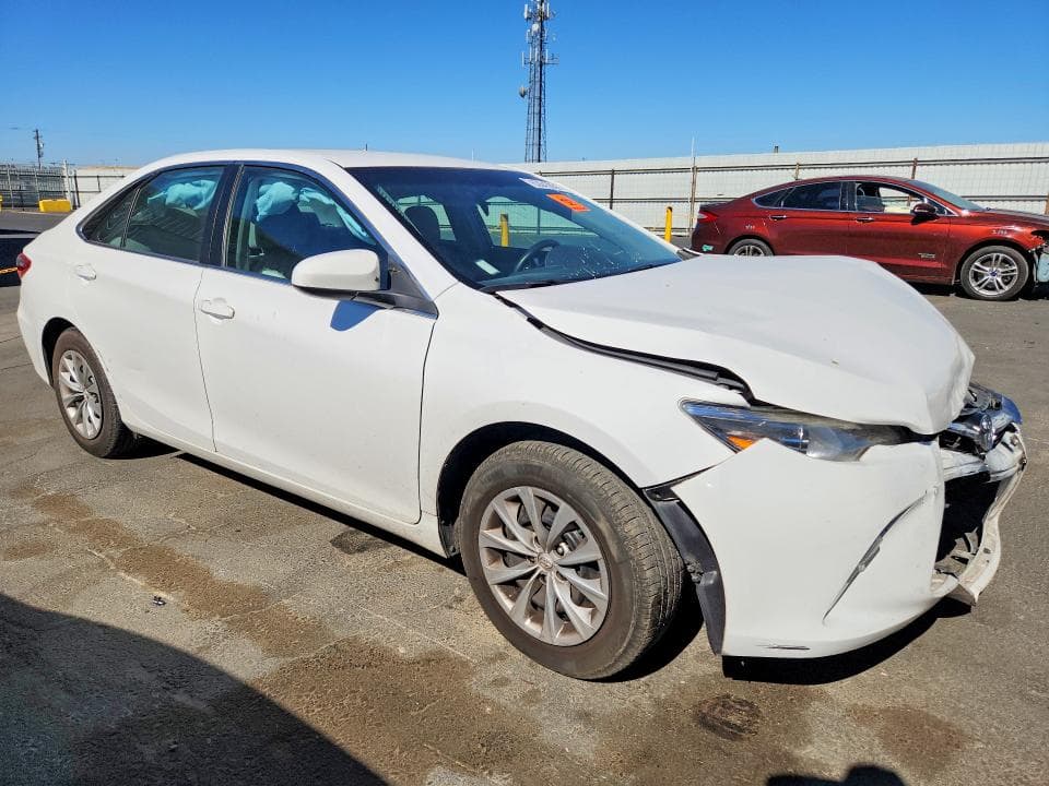2017 TOYOTA CAMRY LE 4